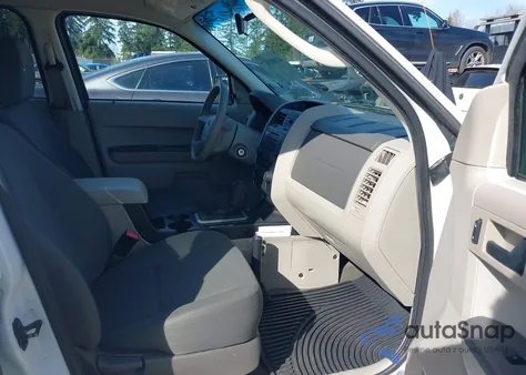 2012 Ford Escape Xls z USA, uszkodzony, nr VIN 1FMCU0C72CKA38988